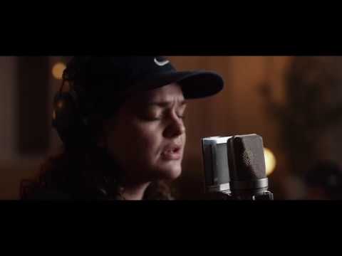 Winnie Raeder - I Wear A Ghost (Live at State Of The Ark Studios)