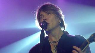 Goo Goo Dolls - Can&#39;t Let It Go &amp; Black Balloon - Loyola Univeristy 10/29/10