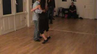 Video thumbnail for Tango Argentino clase Karin Solana y Gustavo Vidal 27.05.2009 - Milonga Traspie