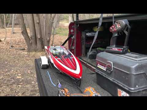 RC boat Traxxas Spartan nitro engine conversion