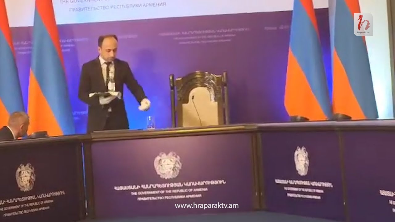 Փաշինյանի սեղանը կրկին ախտահանում են