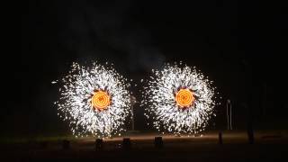 preview picture of video 'Monster Sized Catherine Wheels - EpicFireworks'