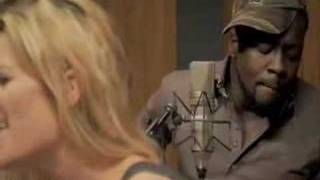 &quot;Sweetest Girl&quot; Acoustic: Wyclef Jean, Niia, &amp; Jerry Wonda