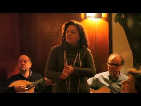 Maria Mendes, "Fado Mouraria" - "Rouxinol fadista"