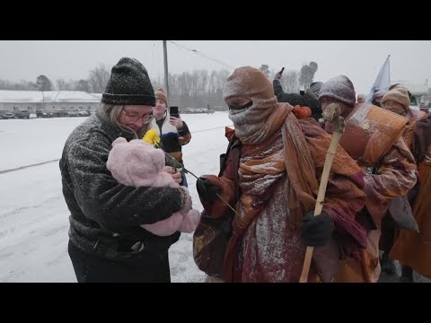 Thousands wait hours to see Buddhist monks' peace walk through Petersburg: 'You can see the love'