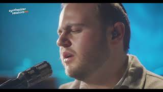 David Benarza | Tchelet VeLavan (Synthesizer Sessions) - התמונה מוצגת ישירות מתוך אתר האינטרנט יוטיוב. זכויות היוצרים בתמונה שייכות ליוצרה. קישור קרדיט למקור התוכן נמצא בתוך דף הסרטון