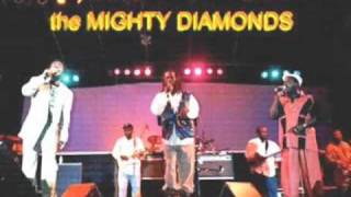 The Mighty Diamonds - Ghetto Living.flv