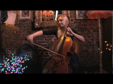 Lizzy May cellist - Bach Air on the G String