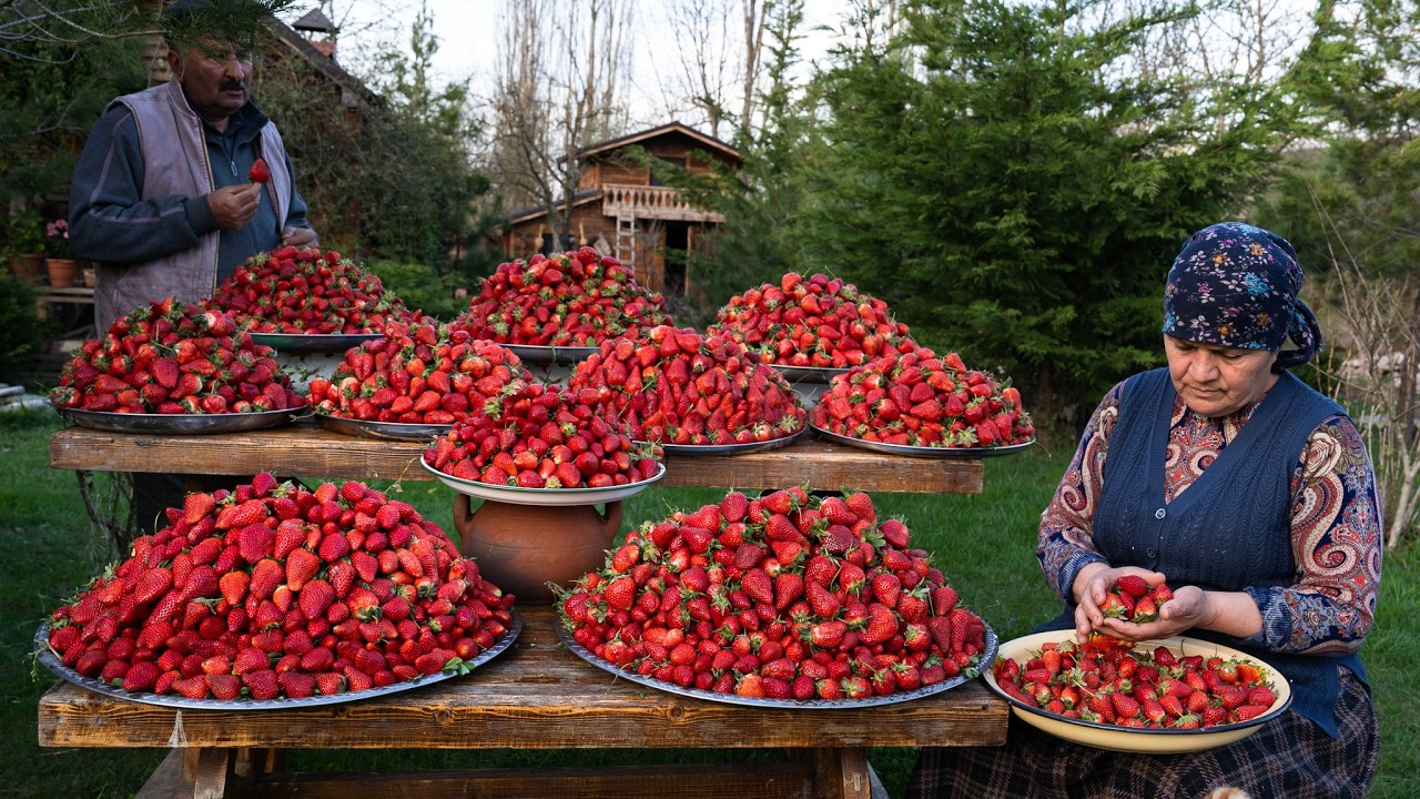 Village Baking Day – Sweet Strawberry Pie & Homemade Jam 🍓🥧
