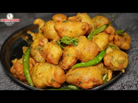 Hot gram flour pakodas for the rainy season, Monsoon Special Besan ke Pakode | Onion Pakoras | St...