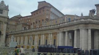 preview picture of video 'St. Peter's Cathedral in Vatican City'