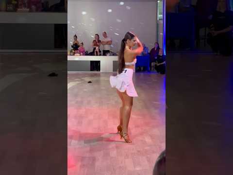 Samba|Daria❤️❤️❤️ #musica #music #reggaeton #salsa #bailando #enriqueiglesias #dance #dancer #latin