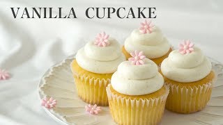 [Eng SUB]촉촉하고 맛있는 바닐라 컵케이크/버터크림 만들기/ Moist and Tasty Vanilla Cupcakes