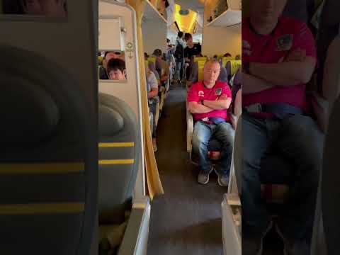 Boarding the Scoot Boeing 787-8 #scoot #singaporechangiairport #changiairport #boeing787