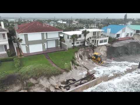 11-11-2022 Daytona beach Shores, FL - Hurricane Nicole- miles of homes collapse along A1A