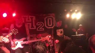 H2O - Faster Than The World