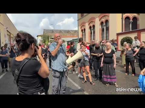 A Milano sgomberato lo storico centro sociale Leoncavallo