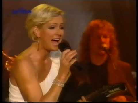 Helena Vondráčková - 9 Nač vlastně v půli vzdávat mač, 2001