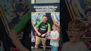 Gave a young duelist a Blue-Eyes deck box at YCS Ohio ❤️ #YuGiOh
