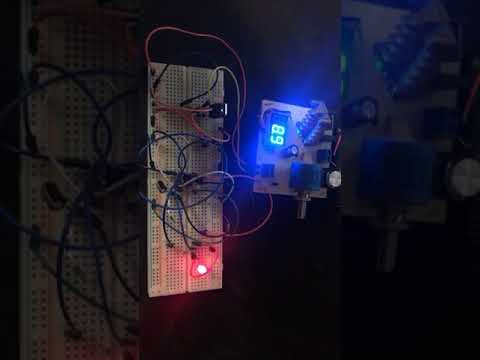 Zasilacz warsztatowy: "AVT 3172 Praktyczny zasilacz warsztatowy" + układ mrugający NE555