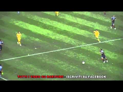 BARI LIVORNO 1-0 CORI CONTRO MATARRESE 01 10 2011.mpg