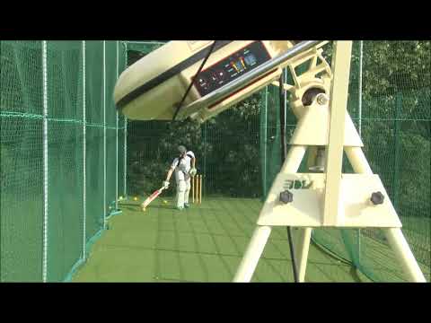 BOLA Professional Machine Bowling Off Spin