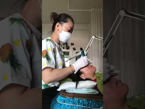MASSAGE DA MẶT VÀ DA CHO KHÁCH