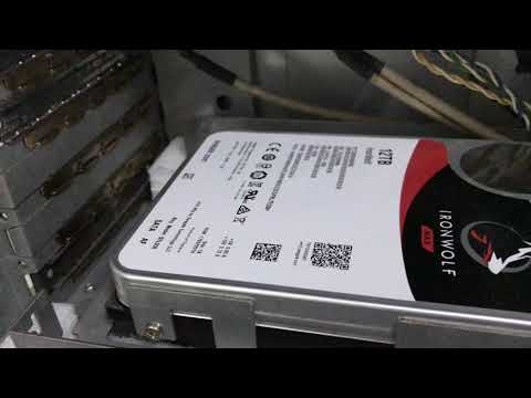 Kietasis diskas SEAGATE NAS HDD 12TB IronWolf 7200rpm 6Gb/s SATA 64MB talpykla 8,9 cm 3,5 colio 24x7 NAS ir RAID Rackmount Systeme BLK video