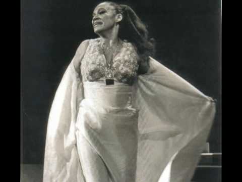 download lagu mp3 mp4 Igual Que En Un Escenario Finges Tu Dolor Barato, download lagu Igual Que En Un Escenario Finges Tu Dolor Barato gratis, unduh video klip Igual Que En Un Escenario Finges Tu Dolor Barato