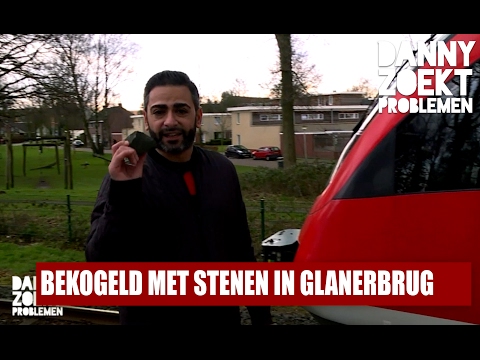 GLANERBRUG - Bekogeld met stenen