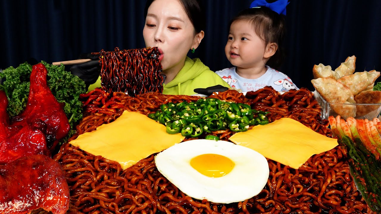 짜계치 💛 짜파게티 왕창 & 치즈 & 계란까지 야무지게 먹방! Jjapaghetti Cheese & Egg! with Chicken BBQ Mukbang ASMR Ssoy