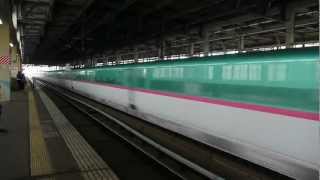 preview picture of video 'はやぶさ,　北上駅をあっという間に通過！　HAYABUSA ran through Kitakami station.'