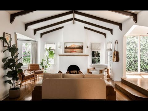 8260 Oakwood Avenue | Los Angeles, CA - The Agency