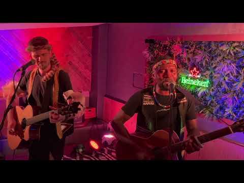 Qadasi & Maqhinga Live @ Cafe Roux: Song 13 Ex Yami