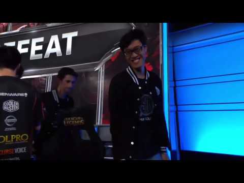 Xpecial denies Wildturtle a hug :(