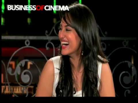 Behind The Scenes: Sonakshi Sinha's bike accident & Sonu Sood's nose break during Dabangg shooting