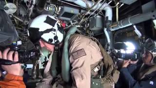 飛行中の機内を公開 普天間で米海兵隊