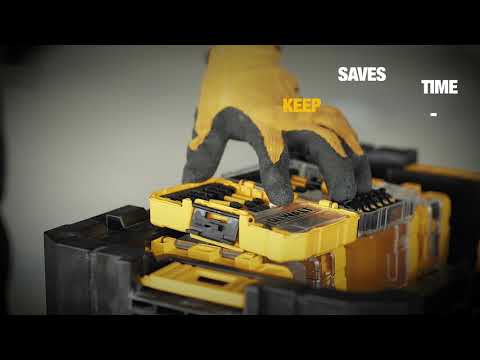 Įrankių dėžė DeWalt TSTAK DT70716-QZ video