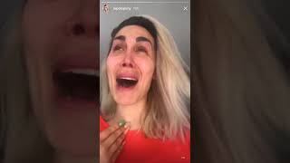 La Pelopony Rota de Dolor Llorando Desconsolada
