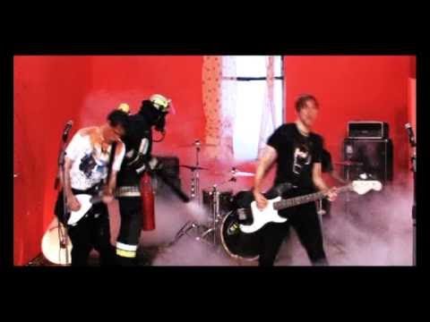 ITCHY - Silence Is Killing Me (Official Video)