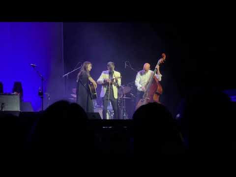 Andrew Bird ft. Madison Cunningham: Left Handed Kisses