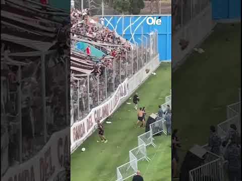 "ENORME GESTO " Barra: La Banda Más Fiel &bull; Club: Atlético Platense