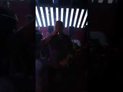 Ciprian Buzitza & LiveMusic - Bautura si manele (live)