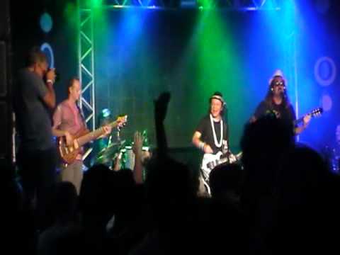 Armandinho e Moraes Moreira - O cidadão - No Pelourinho - Salvador