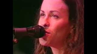 2. Alanis Morissette - Gorgeous (Shoreline Amphitheatre, 1997)