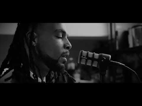 AMOGEE - LIEBE AUF DEN ERSTEN BLICK PROD. BY RASLEE // OFFICIAL MUSIC VIDEO