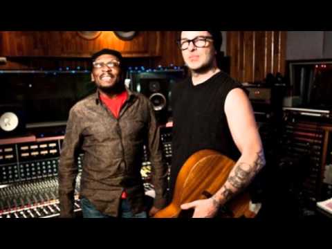 Jimmy Cliff feat. Tim Armstrong (Rancid) - Guns of Brixton - [August 2011]
