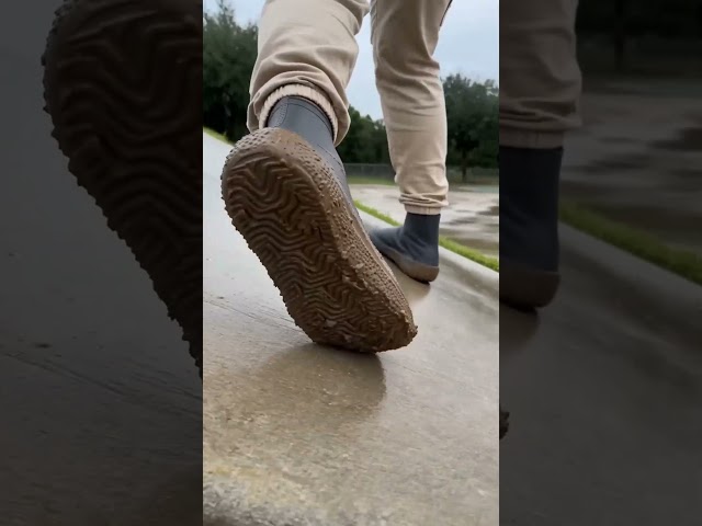 Vídeo relacionado con Tuwyii Cubrezapatos de Seguridad, Protector Calzado Industrial, Protectores Cuero PU para Zapatos, Protector de Puntera Acero, Fundas Universales para Zapatos,para El Lugar De Trabajo De La Industria