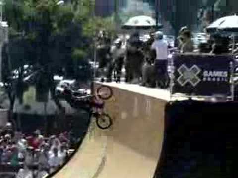 XGames Brasil Final BMX Vert Simon Tabron 1 Drop