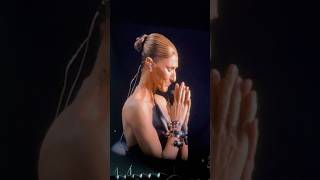 Céline Dion Wipes Away Tears During Final Ovation ❤️ | Paris 2026